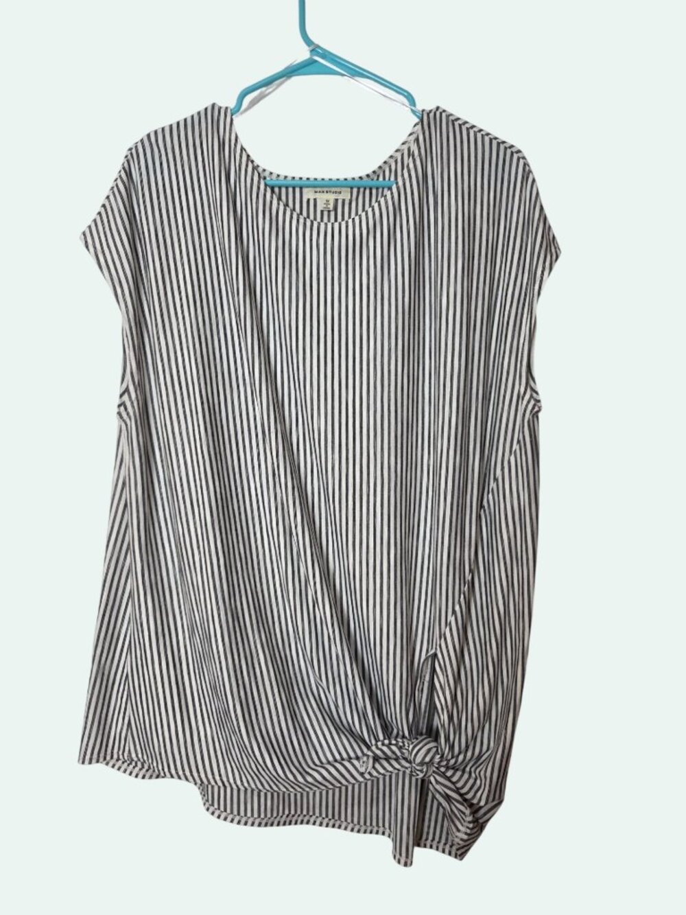 Max Studio Asymmetric Side Knot Top Coastal, Business Casual, Classic, Minimalis